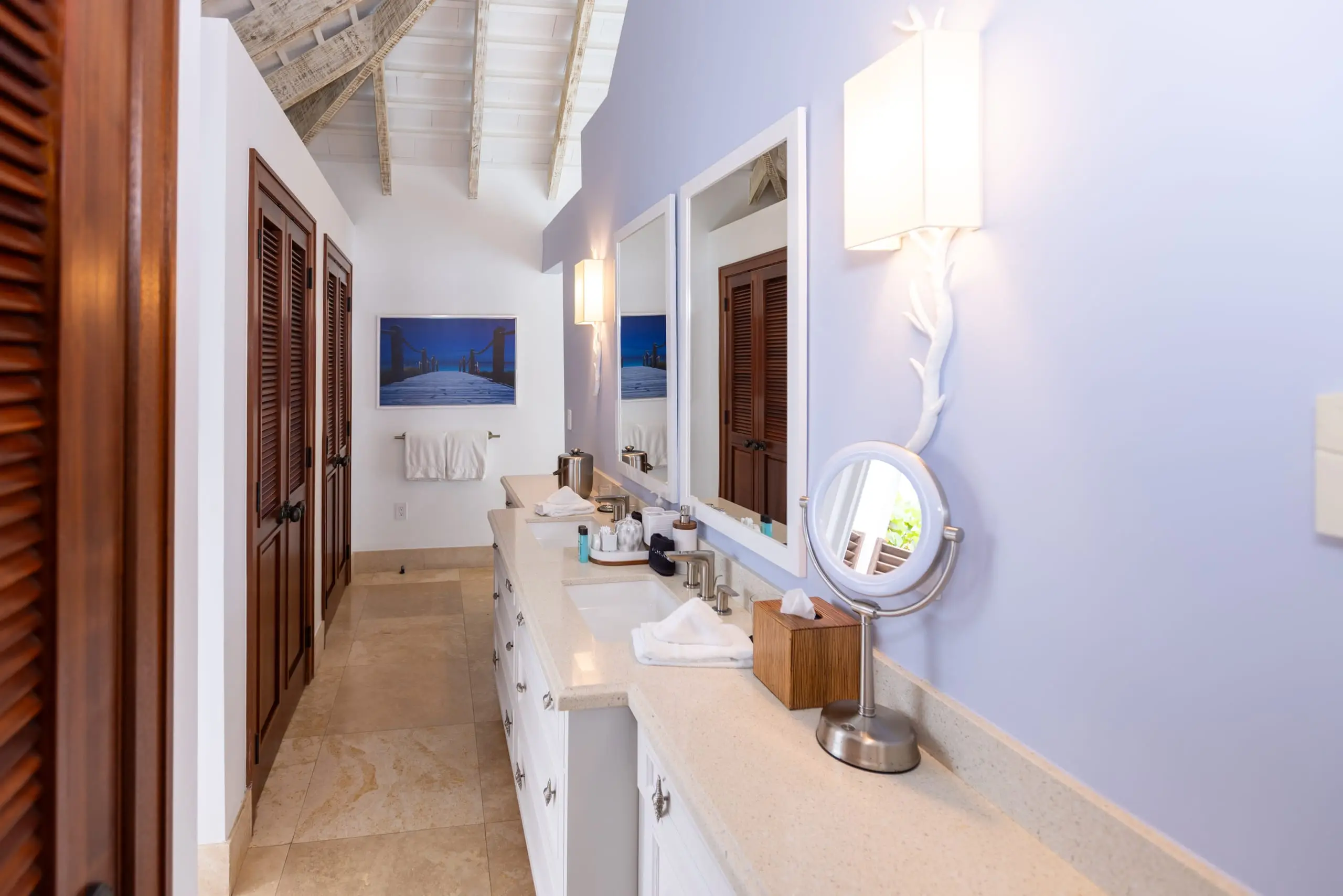 Suite Five’s bathroom