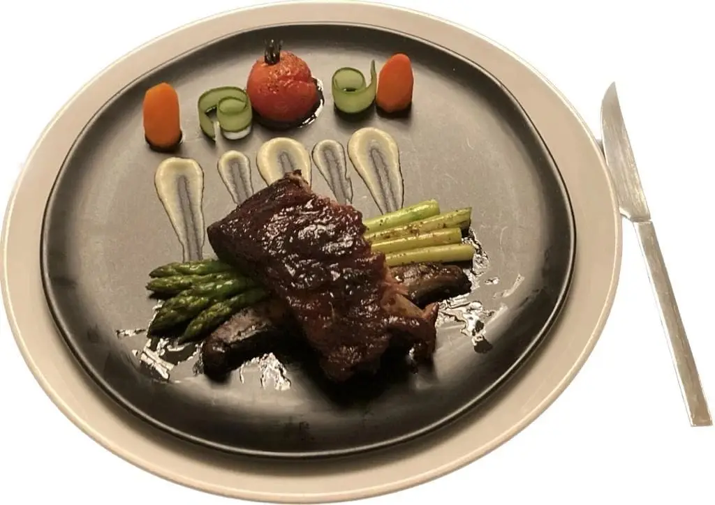 Steak with asparagus